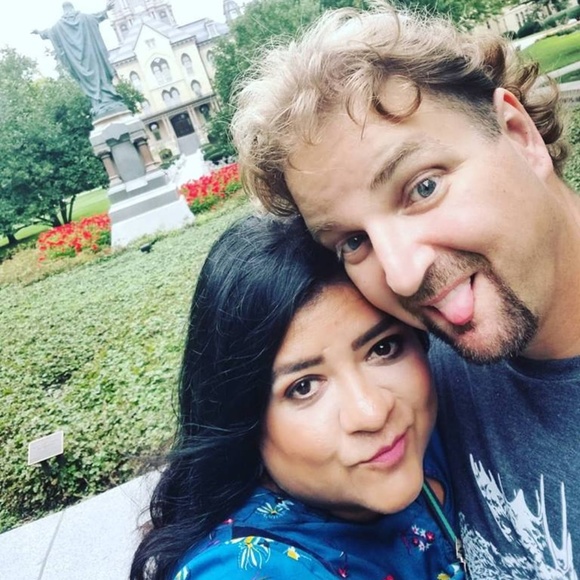 MEET ME! THE SELLER! - Picture 2 of 3